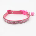 Load image into Gallery viewer, Collier strass et clochette en daim durable pour chat Oscar et Plume Rose - 2 rangées / XS
