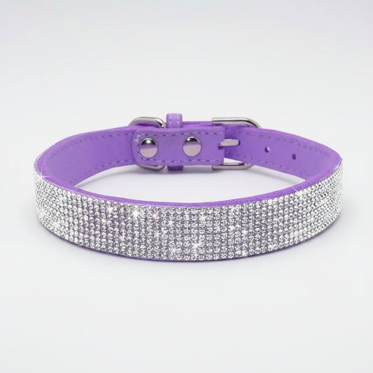 Collier strass pour chien en cuir violet orné de cristaux brillants pour un look élégant