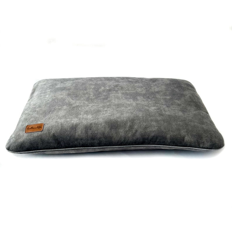 Coussin en velours gris imperméable pour chien et chat - Oscar et Plume