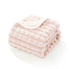 Oscar et Plume couverture douce pour chien et chat beige rose en fausse fourrure doublée blanc crème