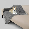 Load image into Gallery viewer, Couverture imperméable pour chien avec texture douce, idéale pour protéger le mobilier
