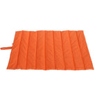 Couverture imperméable pour chien orange, idéale pour protéger votre animal des intempéries et du sol humide