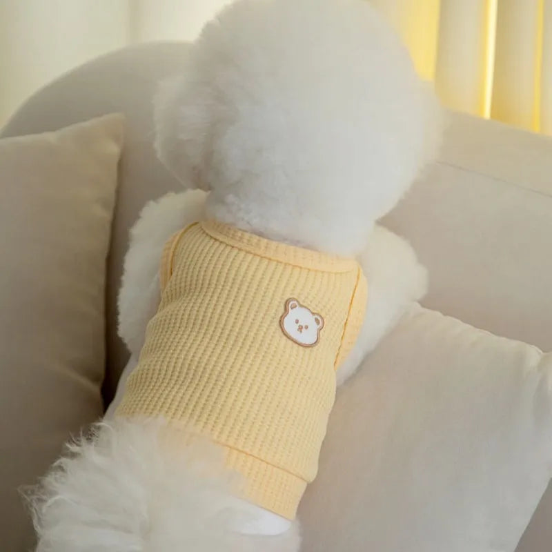 Débardeur pour petit chien jaune avec un motif d'ours pour l'été