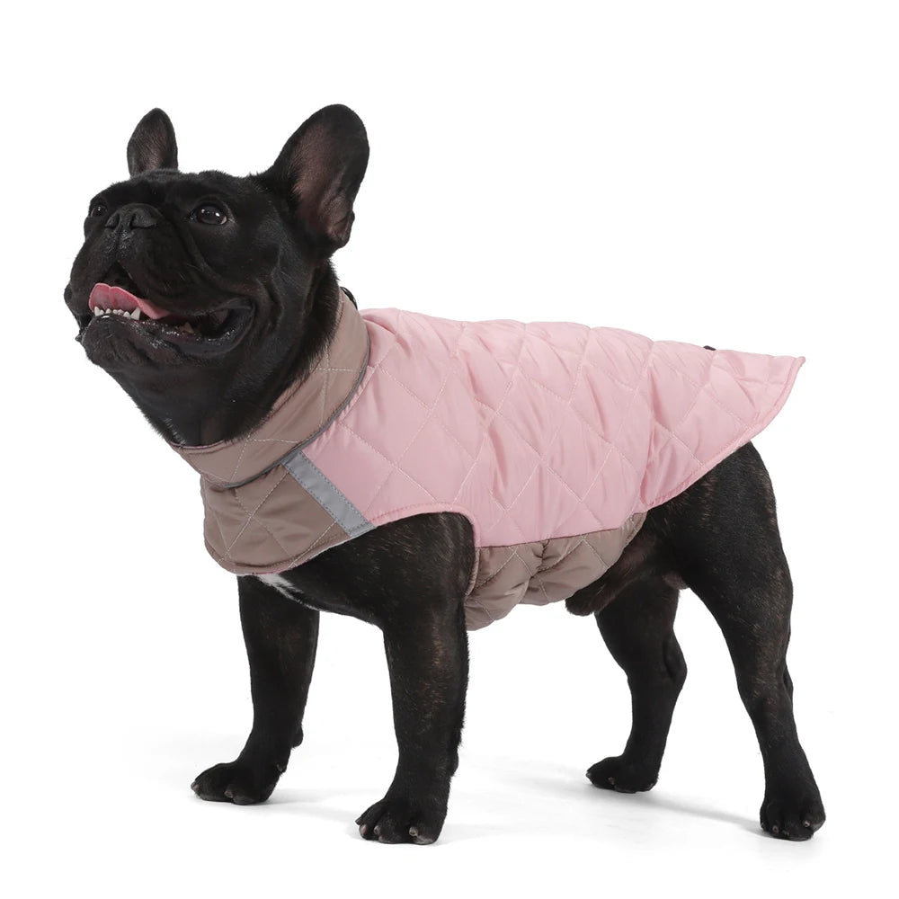 Doudoune réversible pour chien en rose et beige, idéale pour les promenades par temps frais