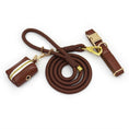 Charger l'image dans la visionneuse de la galerie, Ensemble Collier en cuir durable personnalisable, laisse et distributeur de sac pour chien - Oscar et Plume
