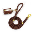 Charger l'image dans la visionneuse de la galerie, Ensemble Collier en cuir durable personnalisable, laisse et distributeur de sac pour chien - Oscar et Plume
