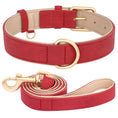 Charger l'image dans la visionneuse de la galerie, Ensemble laisse et collier chien en cuir rouge avec boucle dorée pour promener votre animal
