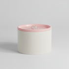 Fontaine chat silencieuse Oscar et Plume en beige avec bord rose et eau circulante pour animaux