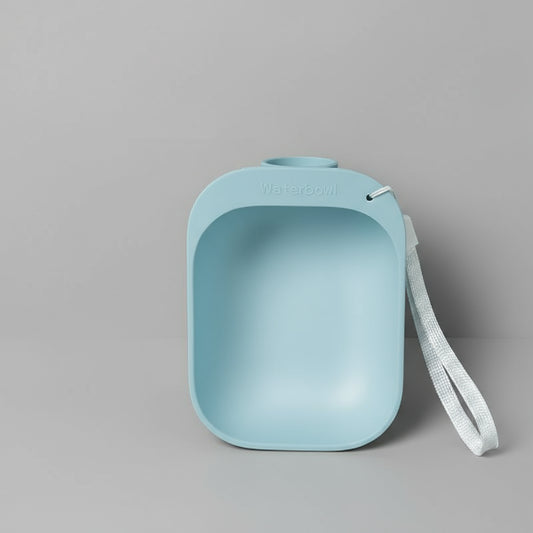 Gamelle chien visser bouteille bleue claire avec sangle pour transporter facilement l'eau en promenade