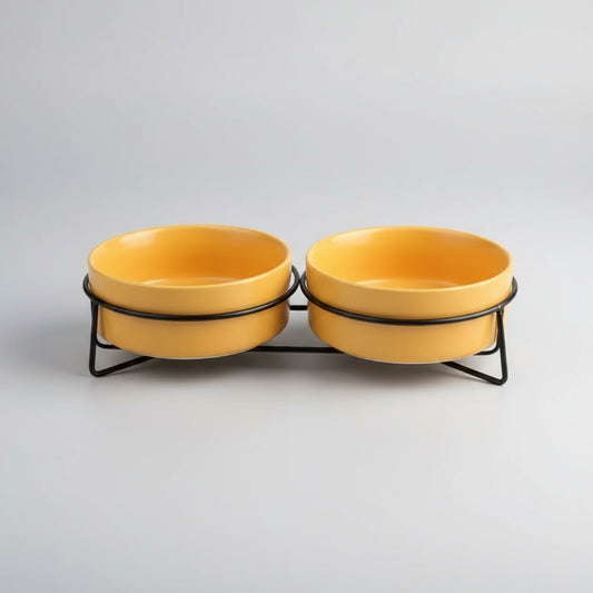 Gamelle design chien double en céramique jaune avec support métallique noir Oscar et Plume