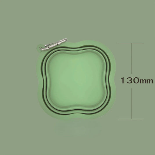 Gamelle pliable pour chien chat en silicone vert avec mousqueton et dimensions compactes 130 mm