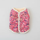 Gilet pour chien imprimé floral en rose avec une doublure douce et des boutons confortables