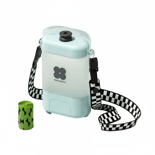 Gourde de voyage chien et chat bleue avec sangle à carreaux et distributeur de sacs pour promenade