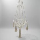 Hamac pour chat design suspendu en macramé avec franges de couleur beige par Oscar et Plume