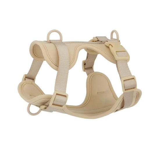 Harnais anti-traction pour chien beige avec des sangles réglables et un design ergonomique