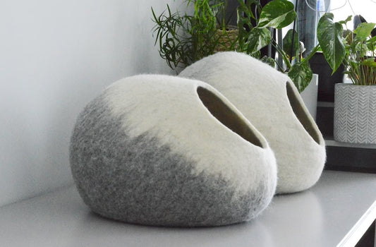 Lit cocon pour chat en laine mérinos Oscar et Plume XS / Blanc + Gris moyen