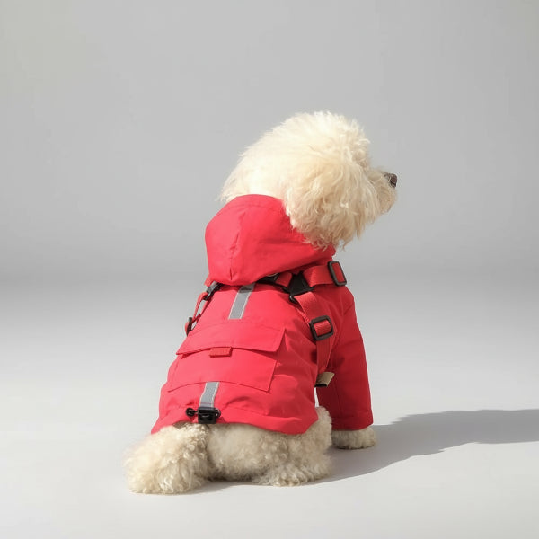 Imperméable pour chien avec capuche en rouge, idéal pour protéger votre animal de la pluie
