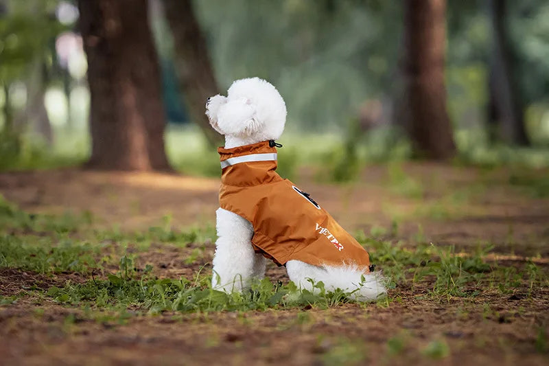 Imperméable pour chien Oscar et Plume en marron, conçu pour le confort par tous les temps