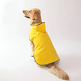 Load image into Gallery viewer, Imperméable réversible pour chien Oscar et Plume Jaune / XS
