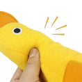 Cargar la imagen en la vista de la galería, Jouet distributeur de croquettes pour chien en forme de canard pour le divertissement des animaux

