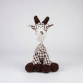 Load image into Gallery viewer, Jouet doux pour chien en forme de girafe en peluche texturée marron et beige Oscar et Plume
