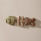 Jouet poisson pour chat en bois naturel avec deux formes de poisson pour le jeu des félins