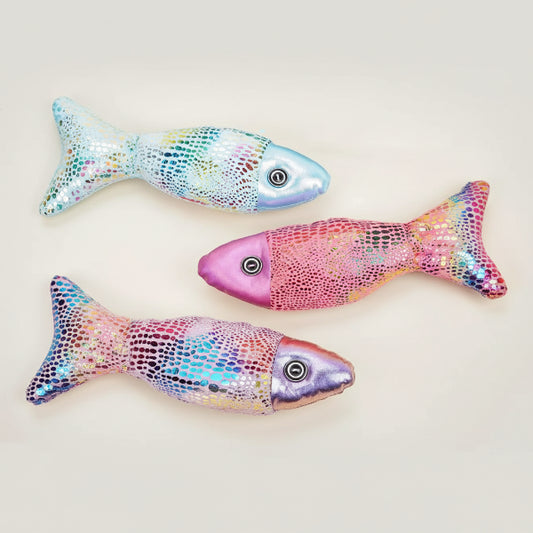 Jouets en forme de poisson colorés pour chat avec détails brillants pour le jeu et la distraction