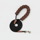 Laisse pour chien Oscar et Plume en corde noire avec poignée rembourrée marron antidérapante et mousqueton