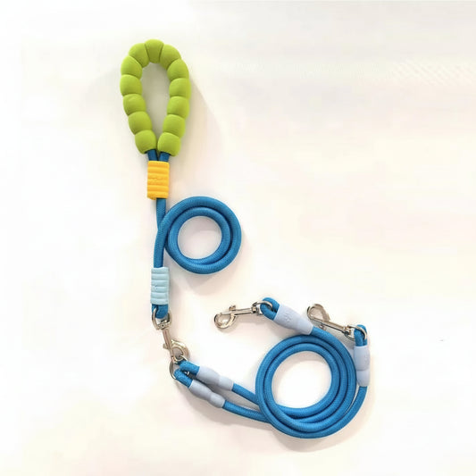 Laisse double pour chien Oscar et Plume avec poignées confortables et couleur bleue attrayante