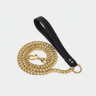 Laisse en métal pour chien avec une poignée en cuir noir pour une promenade élégante