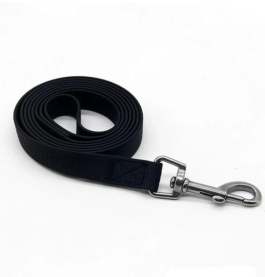 Laisse longue pour chien noire avec mousqueton métallique robuste signée Oscar et Plume