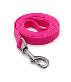 Laisse longue pour chien rose vif avec mousqueton métallique robuste de la marque Oscar et Plume