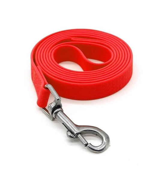 Laisse longue pour chien rouge avec mousqueton en métal pour une promenade sécurisée