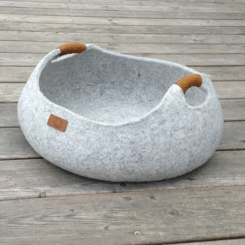Lit confort chat et chien en feutre gris avec poignées en corde pour animaux Oscar et Plume