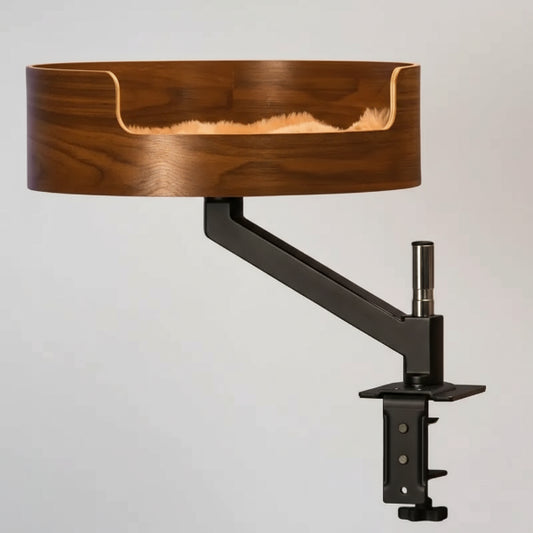 lit design pour chat en bois avec coussin moelleux fixé sur support métallique réglable