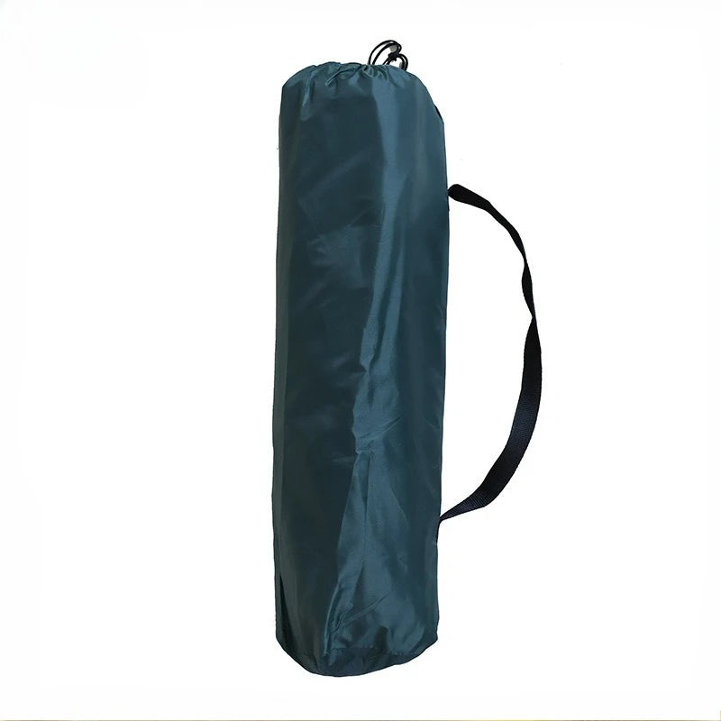 Lit pliable pour chien enroulé avec une sangle de transport pratique pour un rangement facile