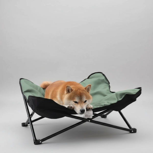 Lit pliable pour chien de Oscar et Plume, confortable et pratique pour le repos extérieur