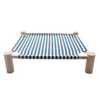 Lit pour chat en bois avec toile rayée bleue et blanche pour confort et style