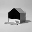 Litière design chat Oscar et Plume en forme de maison compacte avec pelle intégrée