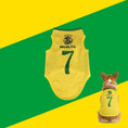 Load image into Gallery viewer, Maillot de football pour chien jaune avec le numéro 7 et le logo du Brésil F.C.
