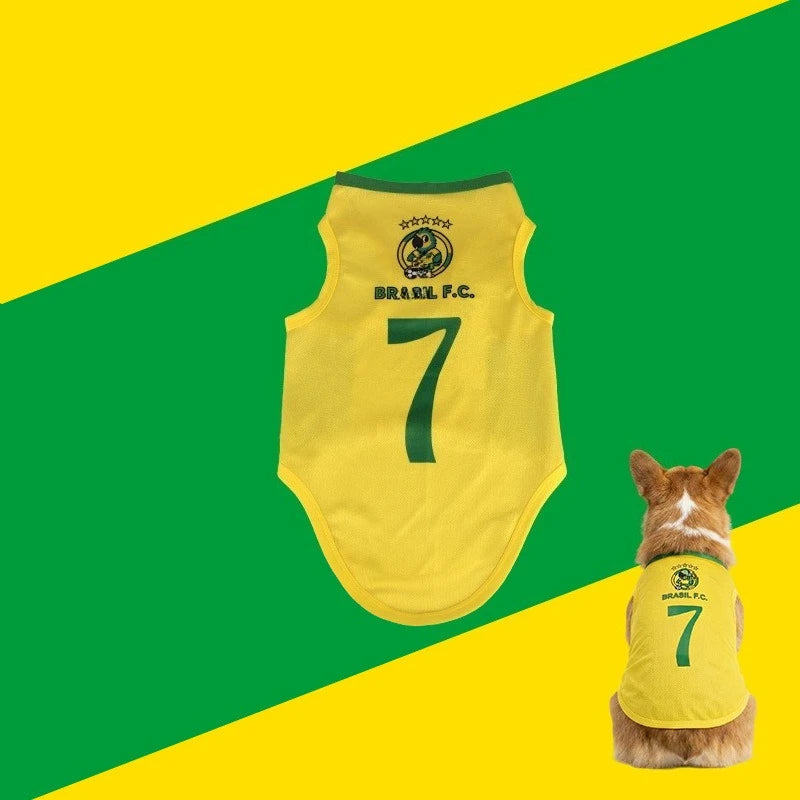 Maillot de football pour chien jaune avec le numéro 7 et le logo du Brésil F.C.