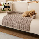 couverture de protection pour canapé matelassée taupe Oscar et Plume avec bords rembourrés et chien