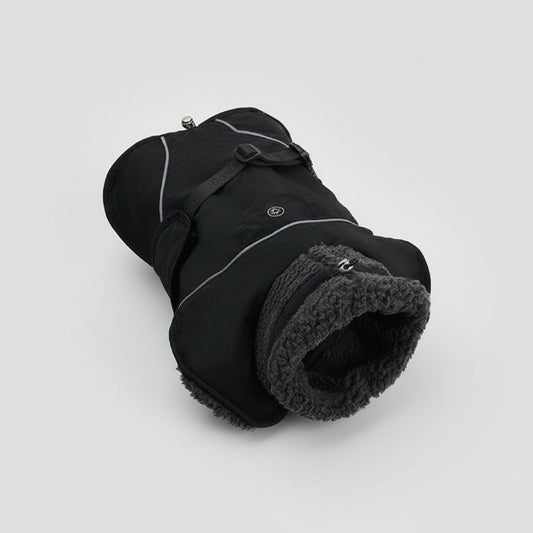 Manteau chaud pour lévrier noir avec doublure en fourrure pour les journées froides