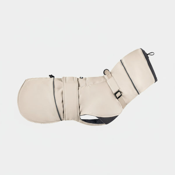 Manteau imperméable pour chien de Oscar et Plume, conçu pour protéger votre animal des intempéries