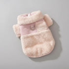 Manteau petit chien rose pâle en tissu doux et chaud avec col en fausse fourrure par Oscar et Plume