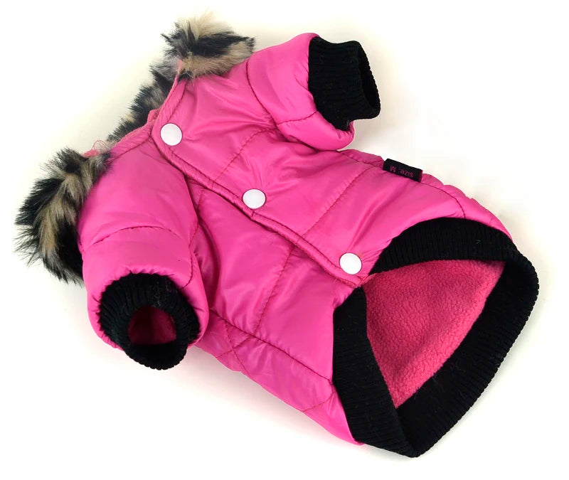 Manteau pour chien avec capuche rose avec doublure polaire et boutons blancs signé Oscar et Plume