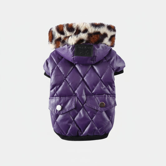 Manteau pour chien avec capuche violet matelassé et col en fausse fourrure imprimé léopard de Oscar et Plume