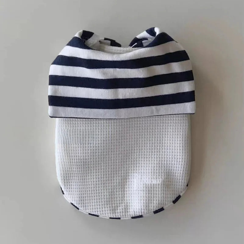 Marinière Pour Chien à rayures bleu marine et blanche pour un look nautique élégant