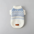 Charger l'image dans la visionneuse de la galerie, Pull chaud pour chien en laine avec motifs géométriques bleus et blancs, confortable et élégant
