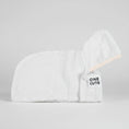 Charger l'image dans la visionneuse de la galerie, Oscar et Plume serviette blanche à capuche en microfibre ultra douce serviette absorbante pour chien
